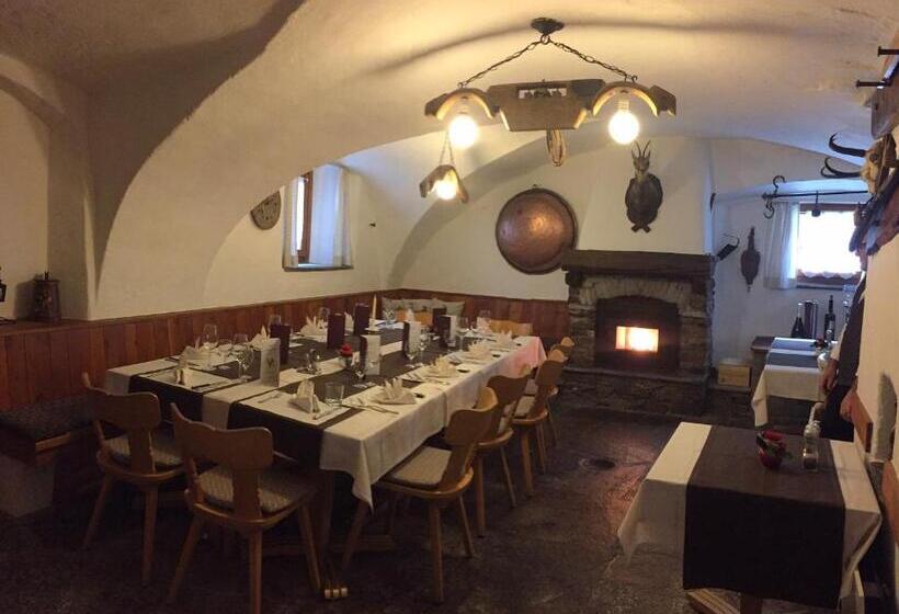 ホテル Albergo Lardi