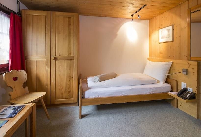 בית מלון כפרי Bündnerhaus