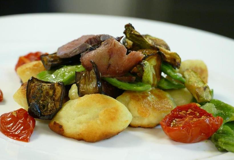 هتل Gasthaus Schlosshalde