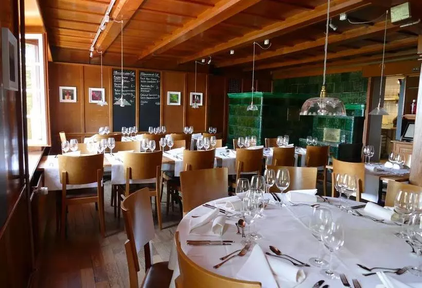 هتل Gasthaus Schlosshalde