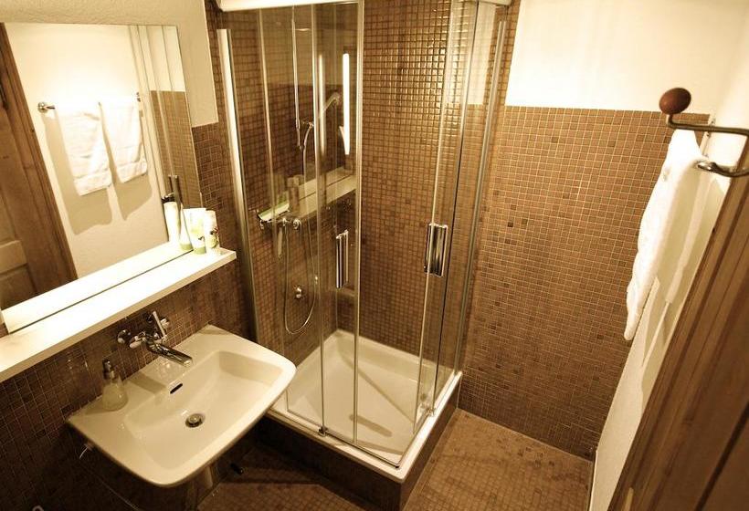 هتل Gasthaus Schlosshalde