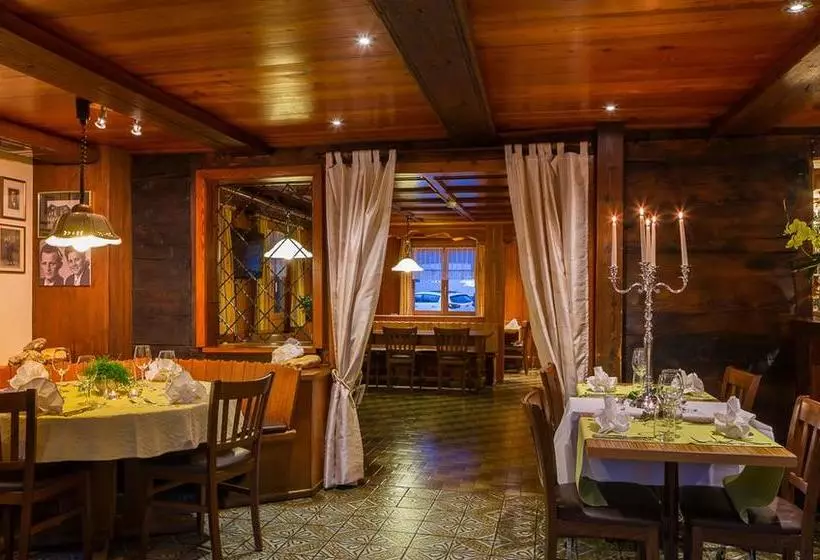 ホテル Swiss Lodge Joopi