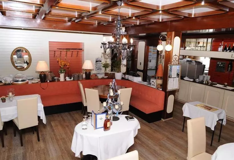 Hotelli Schiff Am See