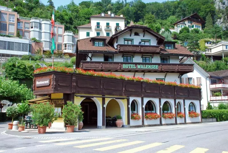 ホテル Walensee Trattoria