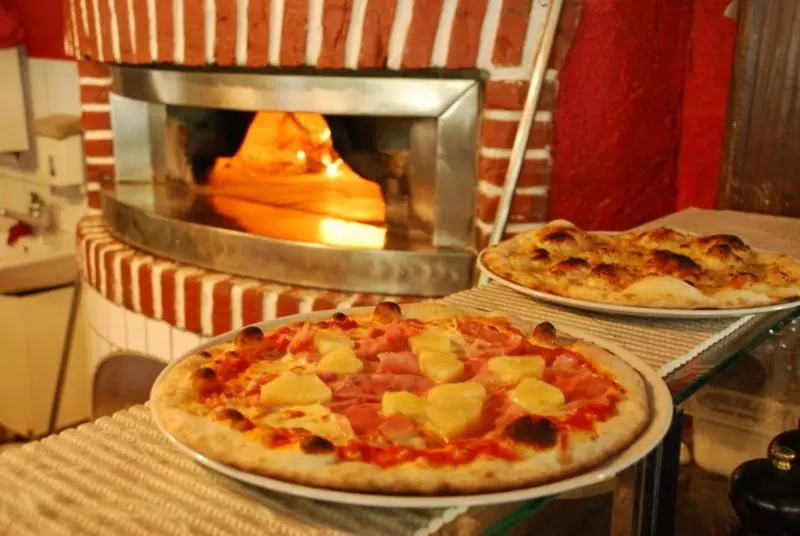ホテル Walensee Trattoria