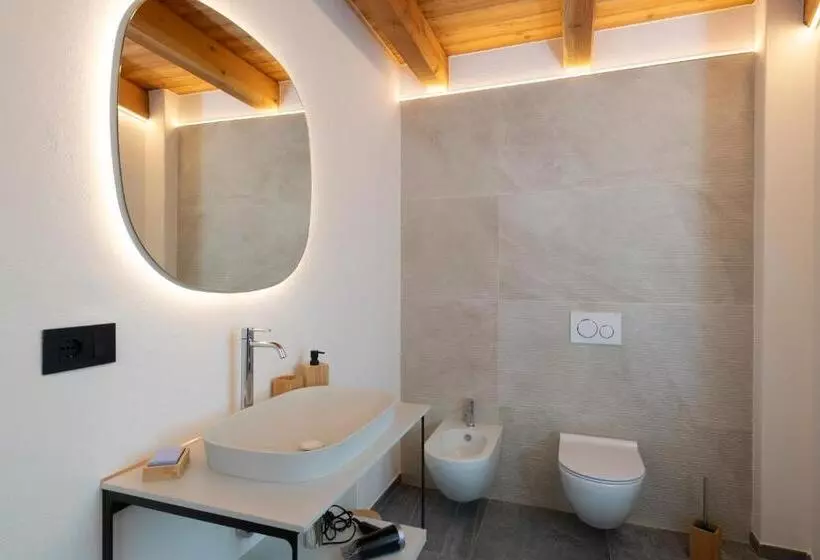 Retkeilymaja La Racine