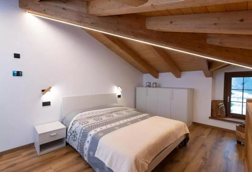 Retkeilymaja La Racine