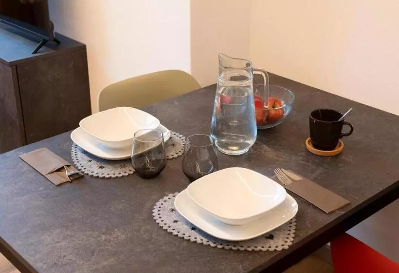 Retkeilymaja La Racine