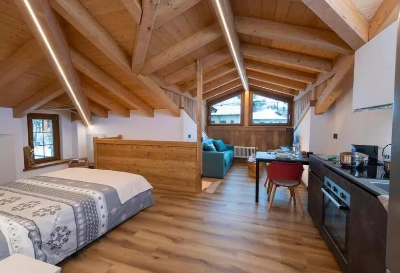 Retkeilymaja La Racine