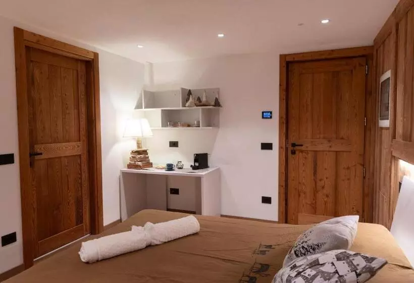 Retkeilymaja La Racine