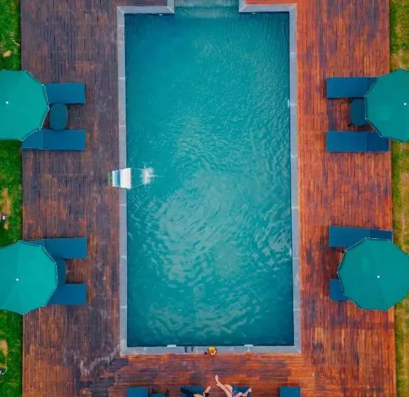هتل Palm Bungalov