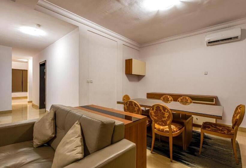 Lakowe Lakes Hotel, Golf And Country Estate By Newmark