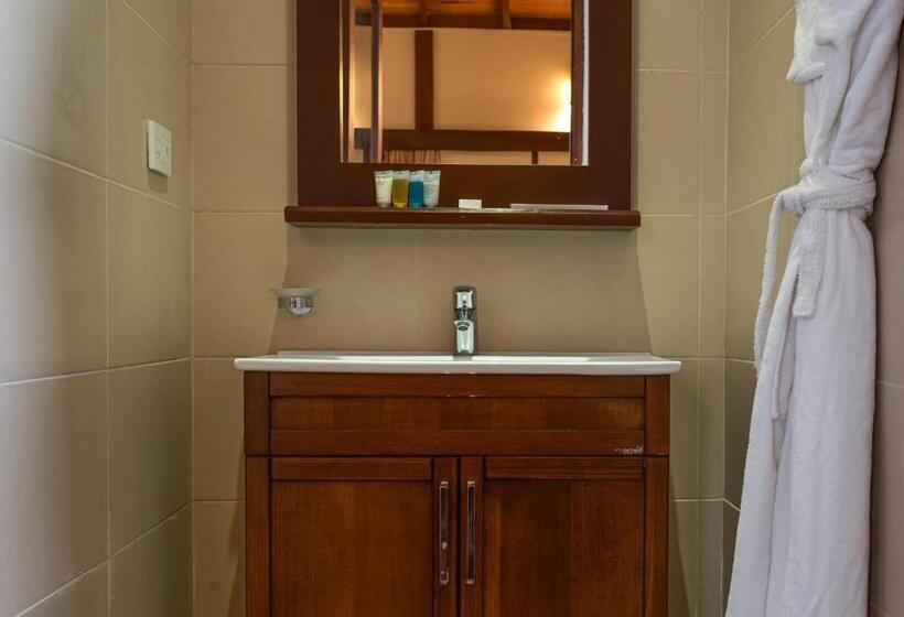 Lakowe Lakes Hotel, Golf And Country Estate By Newmark