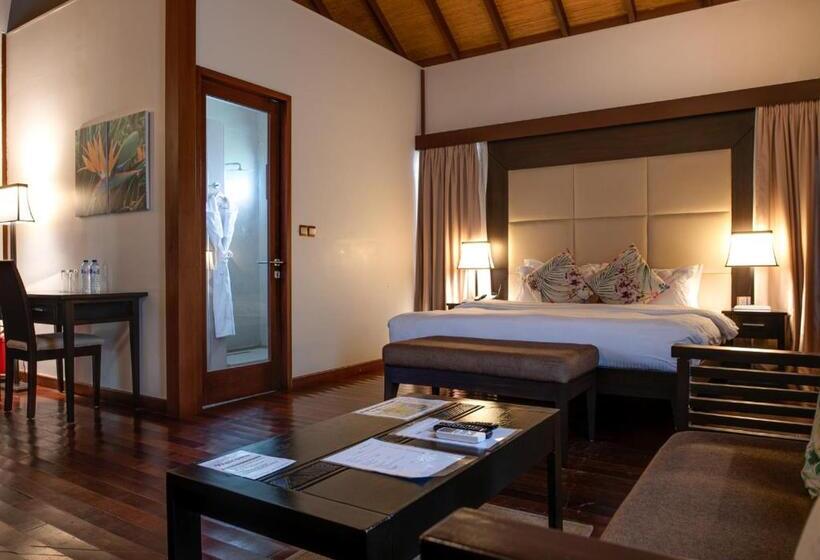 Lakowe Lakes Hotel, Golf And Country Estate By Newmark