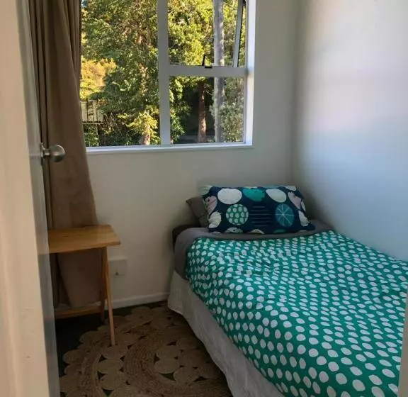 Majatalo The Green Guesthouse   Semi Rural Family Unit Lower Hutt