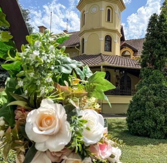 تختخواب و صبحانه Kronić Palace