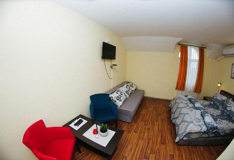 تختخواب و صبحانه Kronić Palace