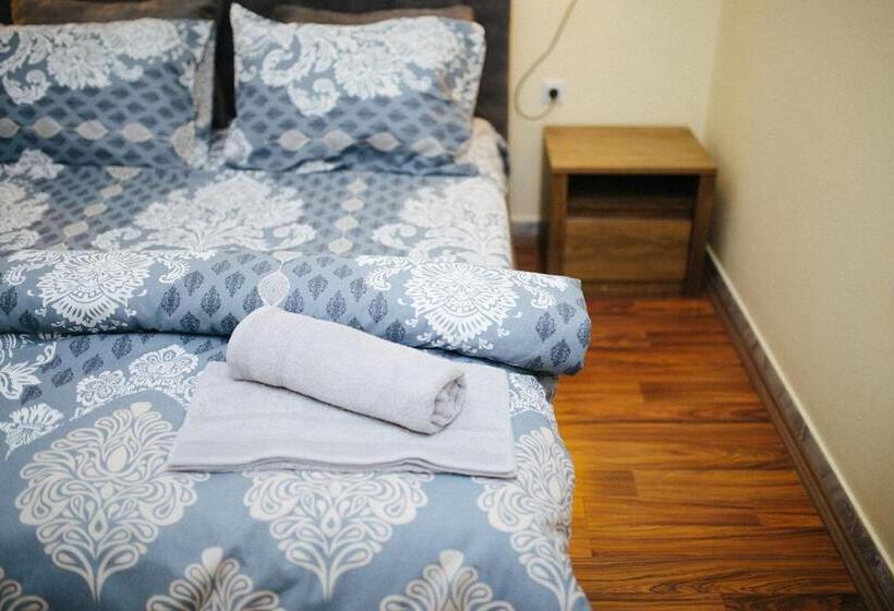 تختخواب و صبحانه Kronić Palace