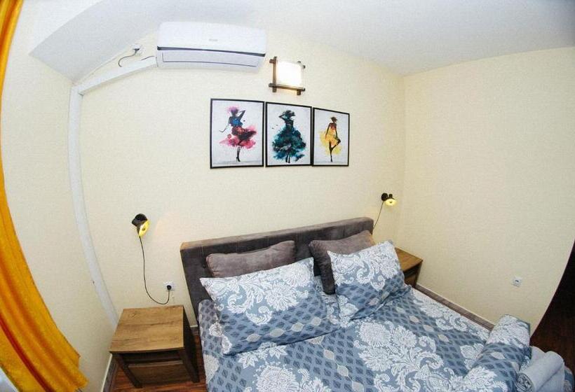 تختخواب و صبحانه Kronić Palace