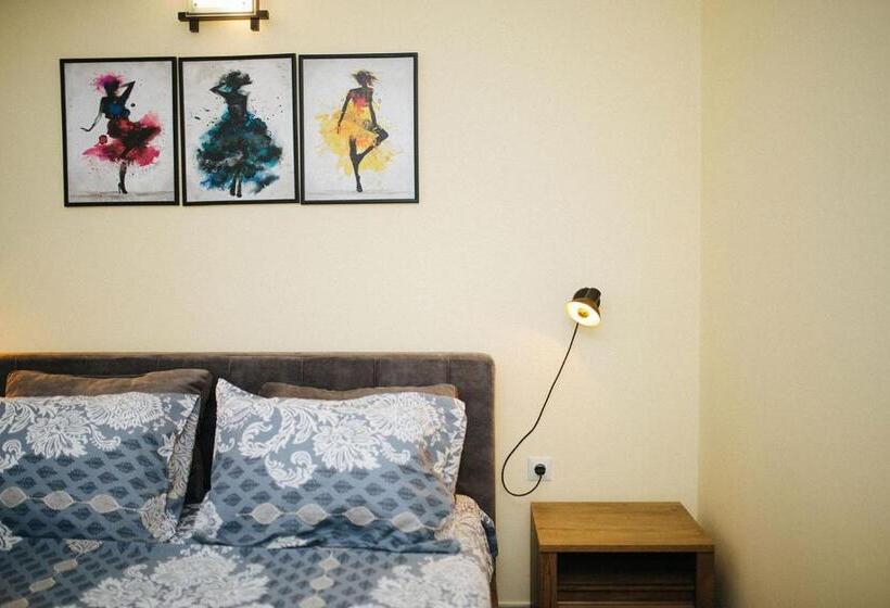 تختخواب و صبحانه Kronić Palace