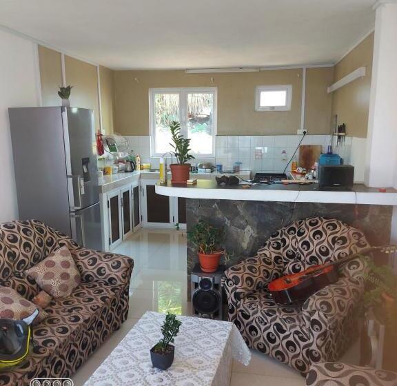 تختخواب و صبحانه Stephane Guest House