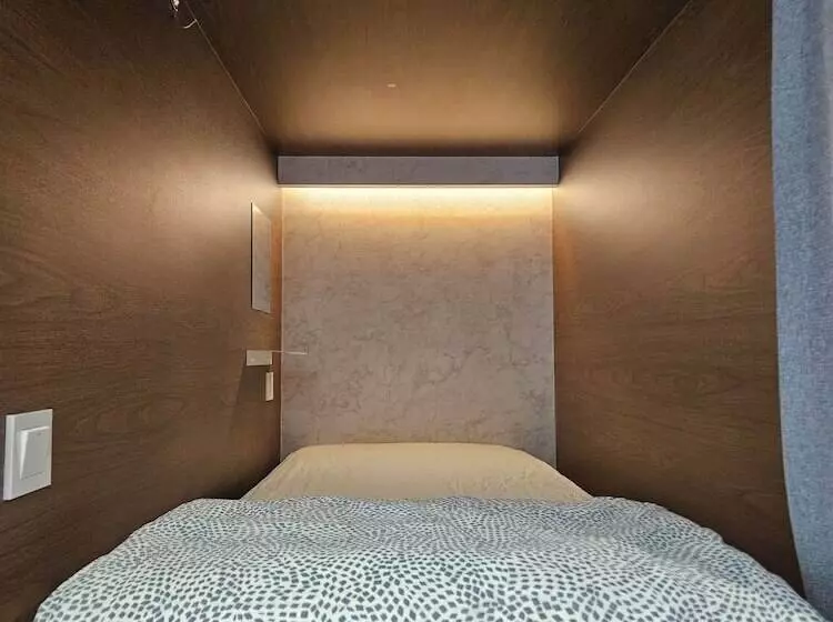 هتل کپسول Seoul Cube Myeongdong