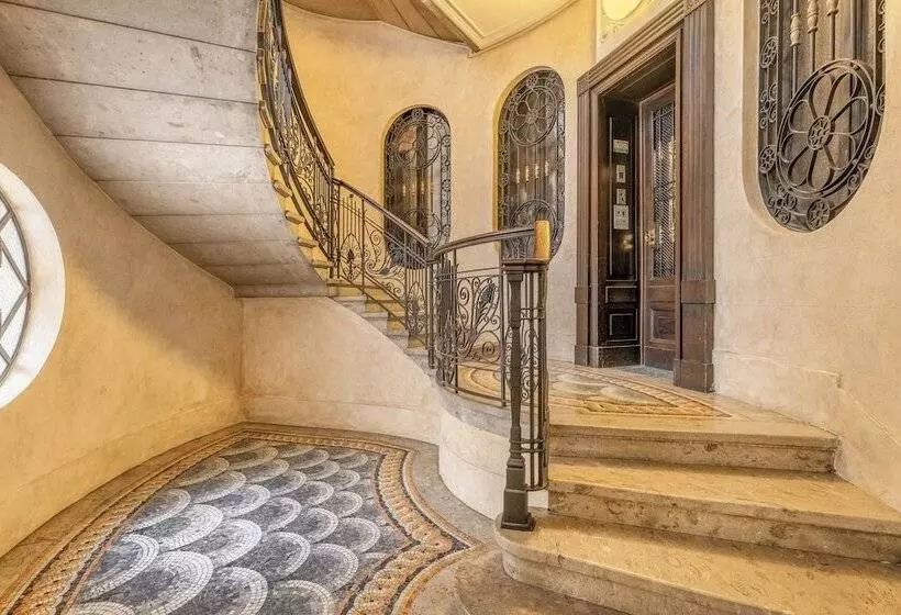 هتل Montello Suites Foresteria Lombarda