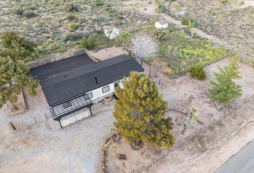 住宿加早餐  Wind Desert Spirit Pioneertown