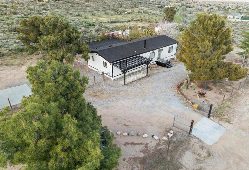 住宿加早餐  Wind Desert Spirit Pioneertown