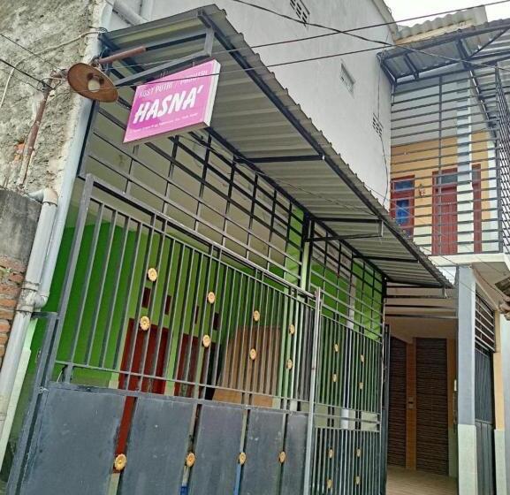 Hotel Spot On 93967 Hasna Guest House Syariah