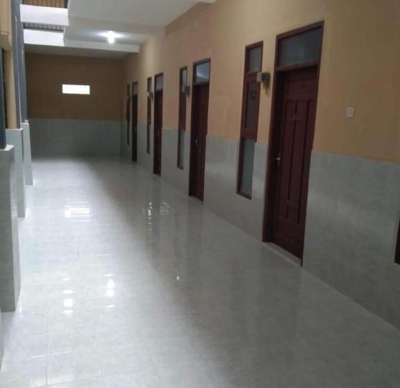 Hotel Spot On 93967 Hasna Guest House Syariah