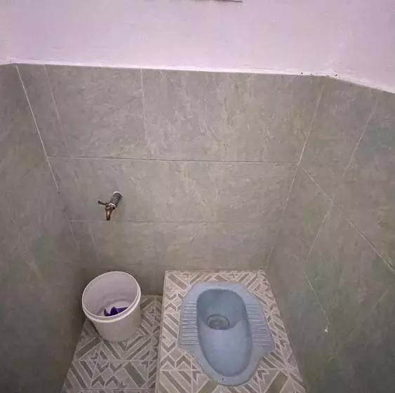 Hotelli Spot On 93967 Hasna Guest House Syariah