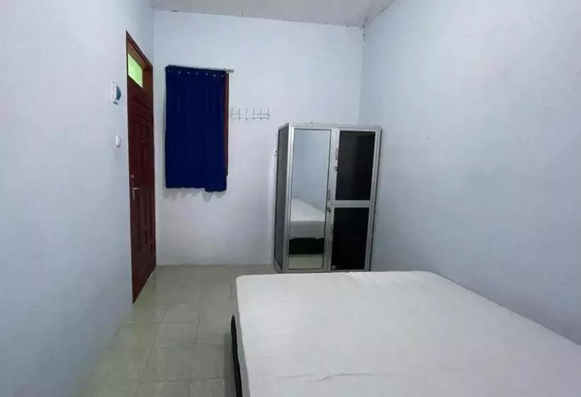 Hotelli Spot On 93967 Hasna Guest House Syariah