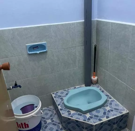 Hotelli Spot On 93967 Hasna Guest House Syariah