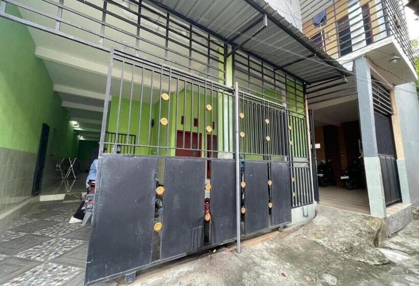 Hotel Spot On 93967 Hasna Guest House Syariah