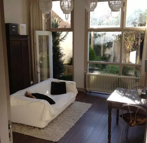 B&b In Negentienvijf