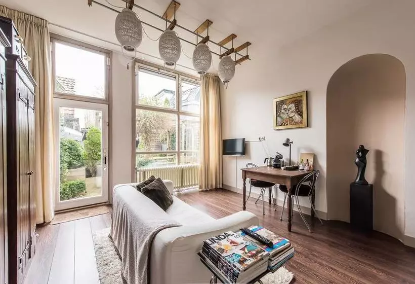 B&b In Negentienvijf