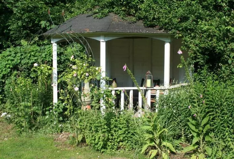 Aamiaismajoitus (B&B) Villa Wambach