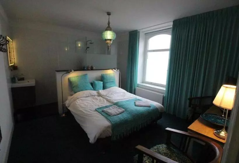 Aamiaismajoitus (B&B) Villa Wambach