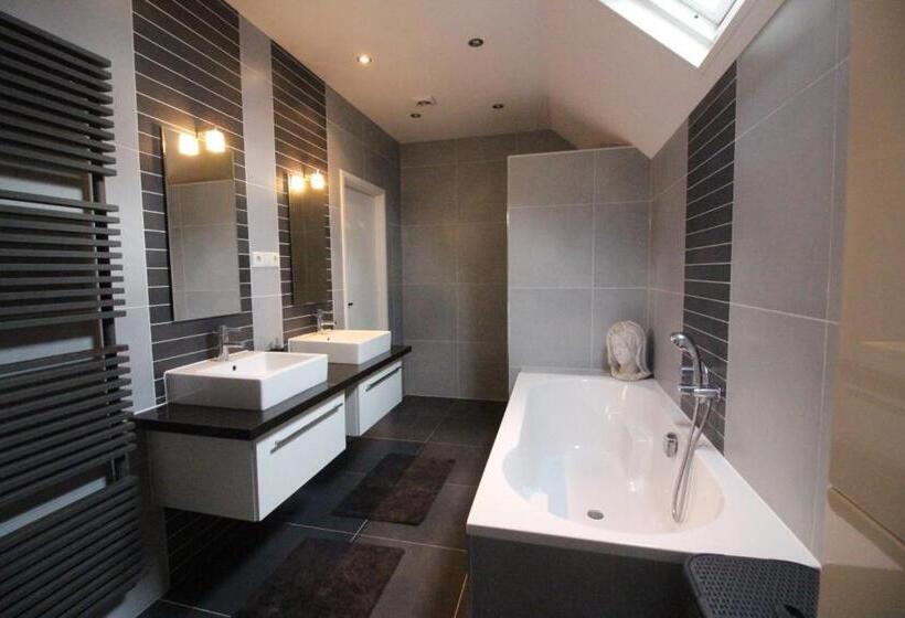 ベッドアンドブレックファースト Villa Wambach