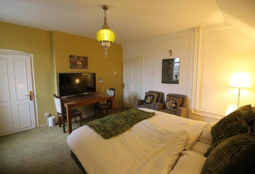 ベッドアンドブレックファースト Villa Wambach