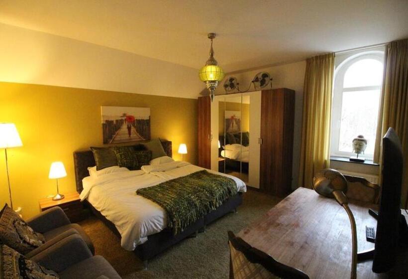 ベッドアンドブレックファースト Villa Wambach