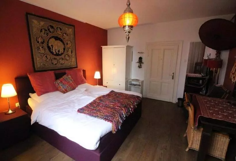 Aamiaismajoitus (B&B) Villa Wambach