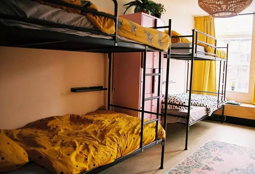 Hostel Ani&haakien