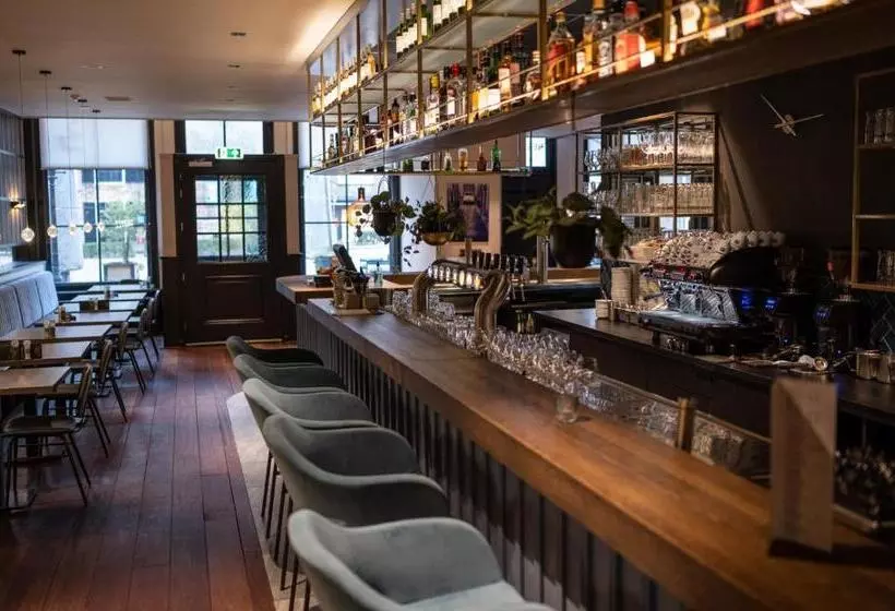 ホテル Grandcafe De Doelen