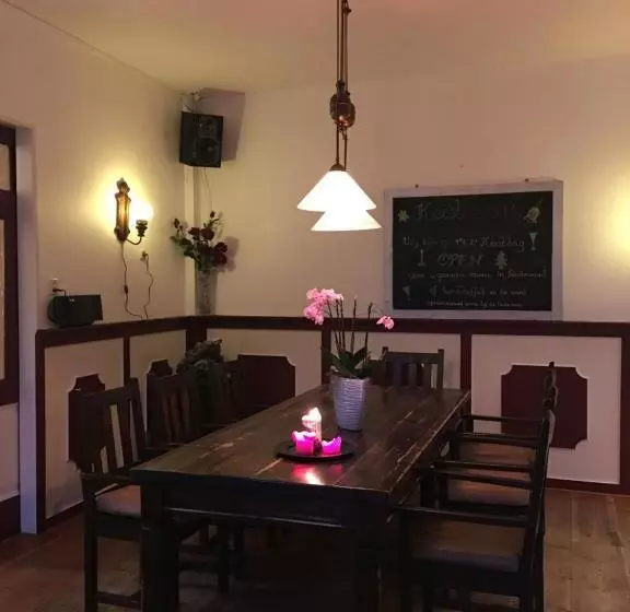 Hotelli Het Gemeentehuis Uithuizen