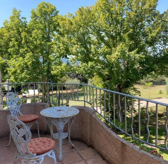 مبيت وإفطار La Bastide De Villecroze