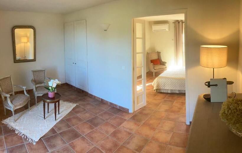 مبيت وإفطار La Bastide De Villecroze