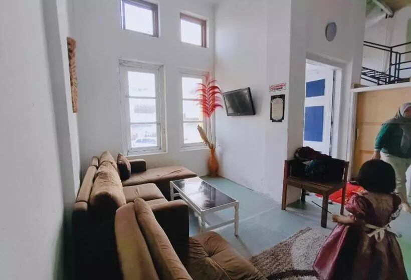 Majatalo Motel Penginapan Sartika
