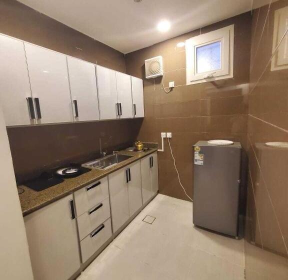 رست بست للشقق المخدومة